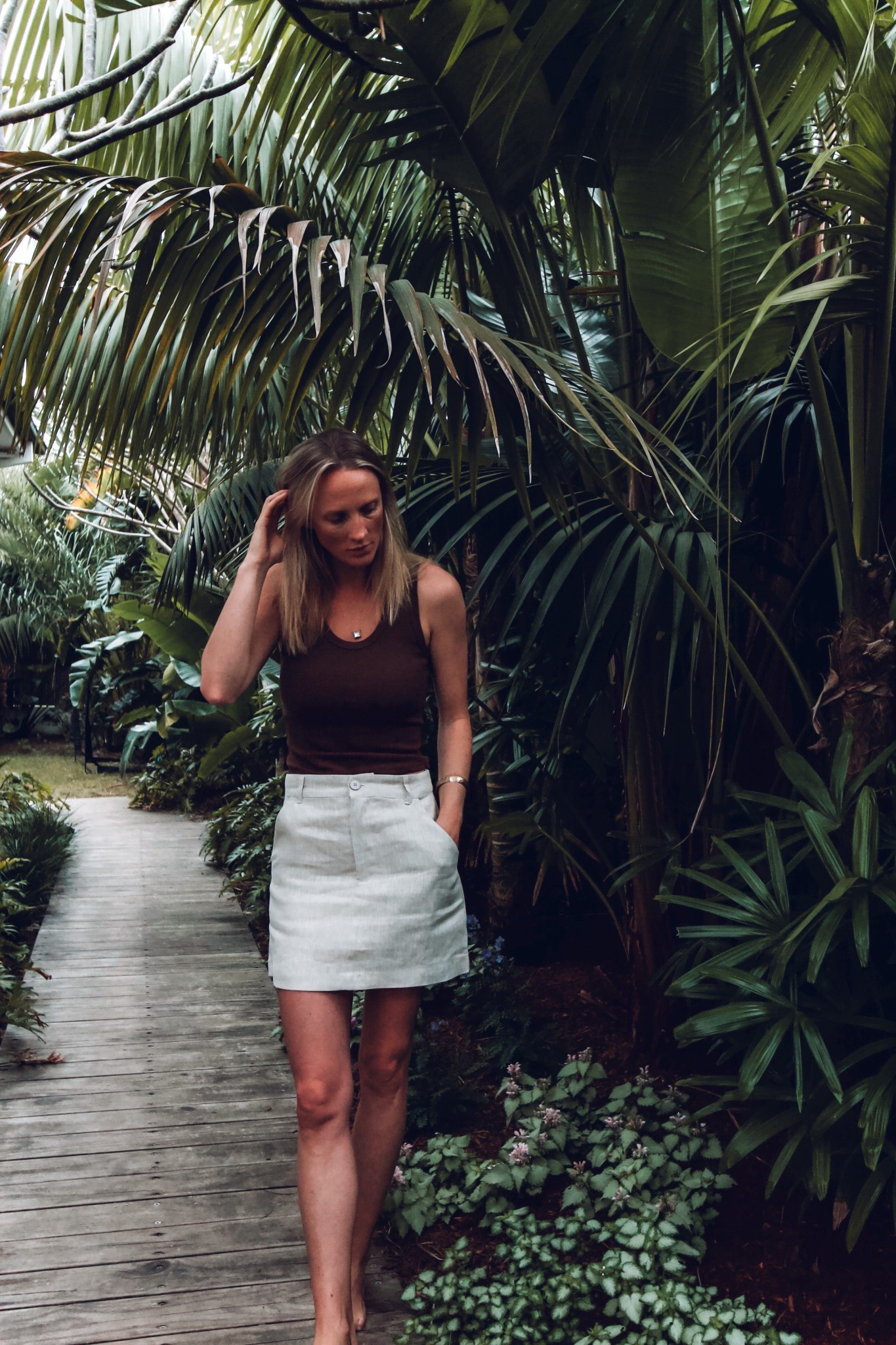 Stepping into spring in a soft beige linen mini and a warm brown ribbed tank. Lightweight, timeless, and effortlessly versatile. 

Wearing a 6 skirt because linen always gives. 

#LTKaustralia #LTKspring #LTKFashionMonth
