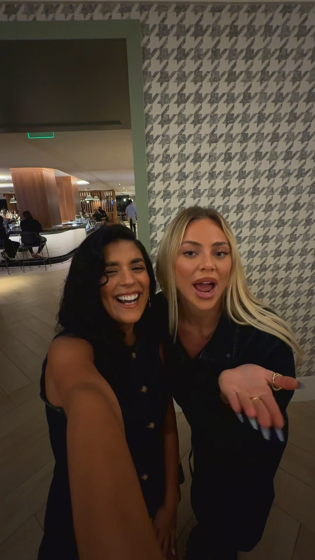 Liv was so sweet to do this message for my 17 year old! We love LOVE ISLAND! #abercrombie #denim #ltkcon

#LTKFallSale #LTKFindsUnder100 #LTKCon