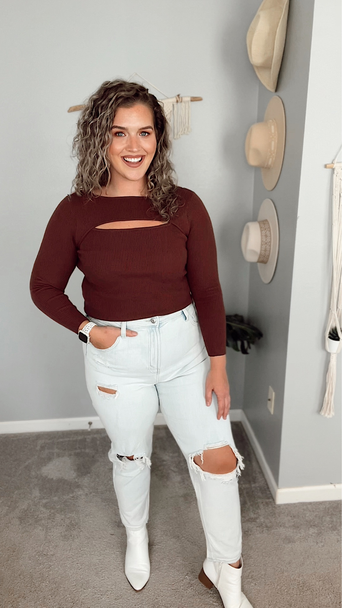 Midsize casual fall outfit inspo 🤎🍂🌾
Sweater - L
Jeans - 12 
#midsizeoutfits #fallfashion #fallstyle #falloutfits #falltransition #curvyoutfits #ootd #fallootd #sweater #amazonfashion #lightwashdenim #straightjeans #curvydenim #curvyjeans #boots #booties #neutraloutfit #neutralstyle 

#LTKcurves #LTKsalealert #LTKSeasonal