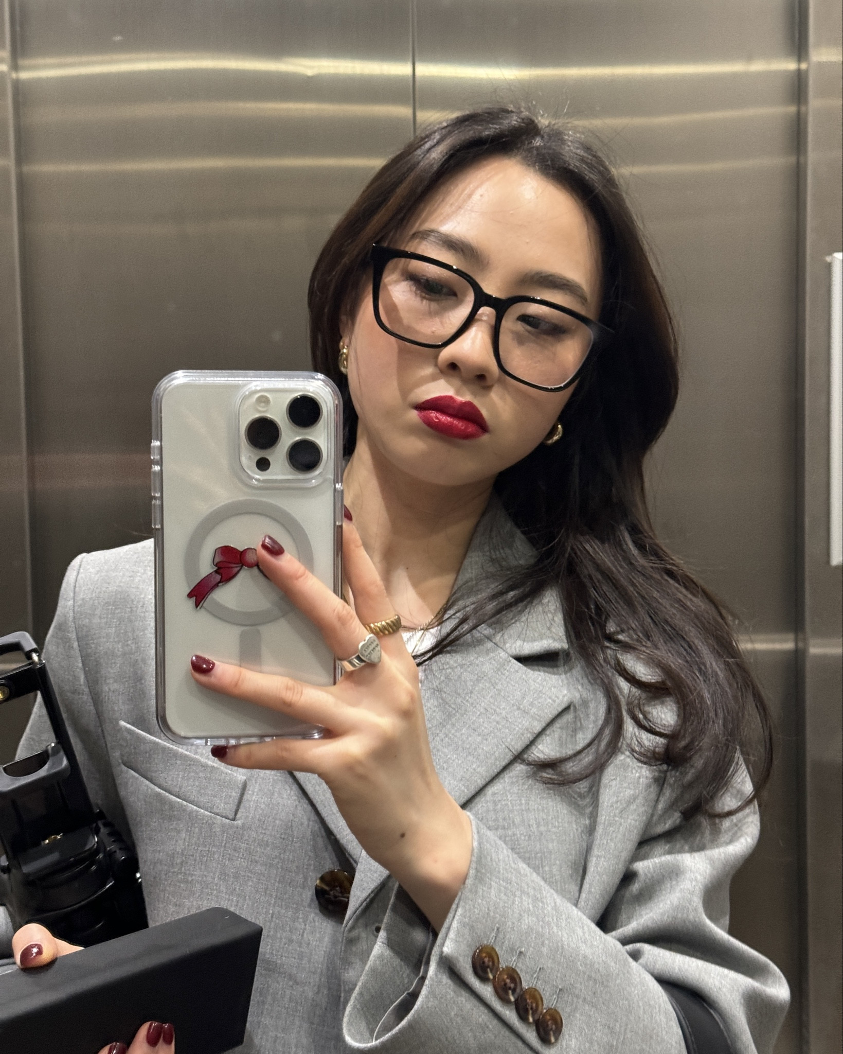 1. Kylie cosmetics - Mary Jo k
2. Romand - midnight
3. Kylie cosmetics - Mary Jo k
4. violette fr - petal bouche
5. Laka - unsweet berry
6. Romand midnight + Armani prisma glass (transparent/clear)