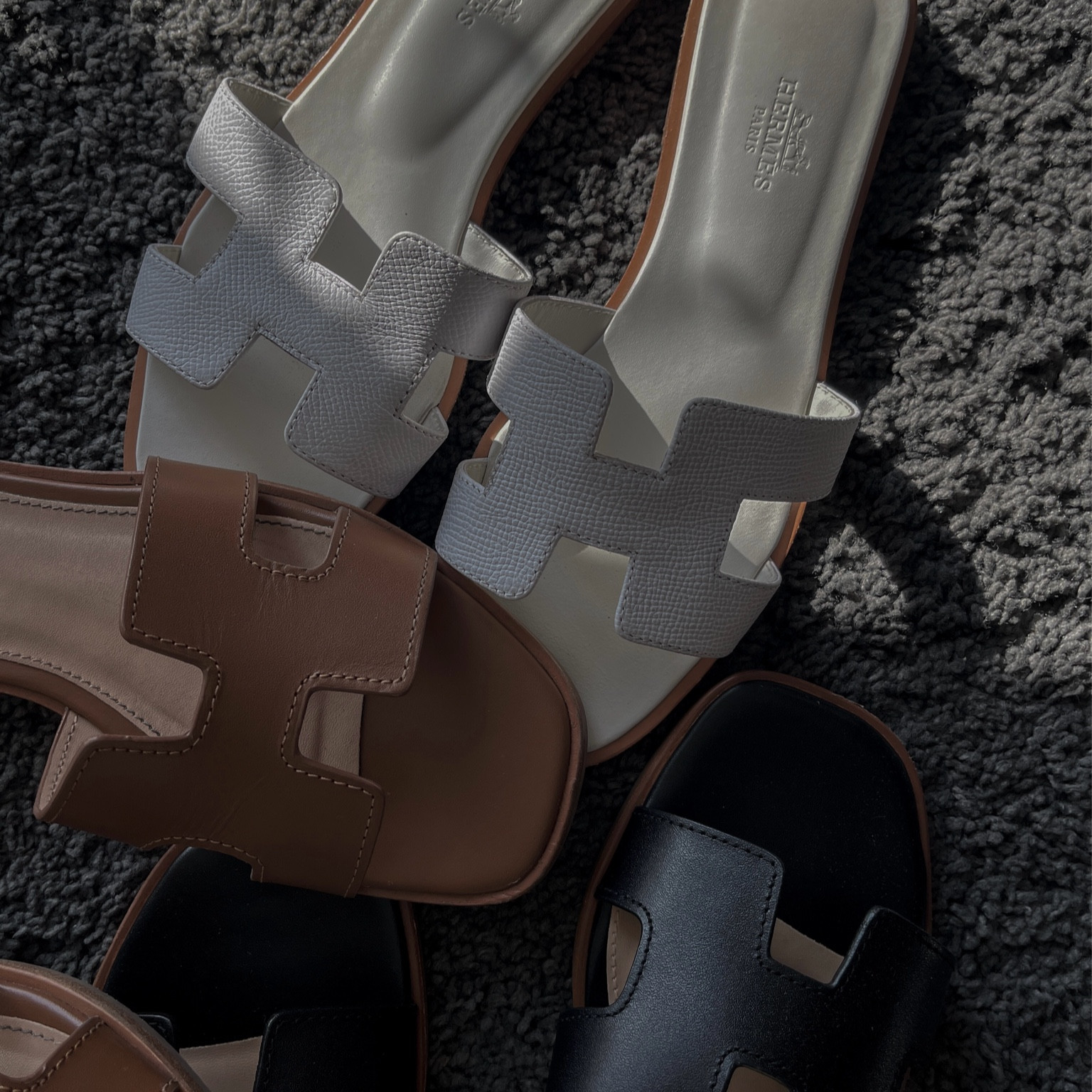 Hermès Oran Sandals dupe.
Get your Stevemadden pair now!
#Hermesdupe #sandals #fashion


#LTKGiftGuide #LTKCyberWeek #LTKOver40