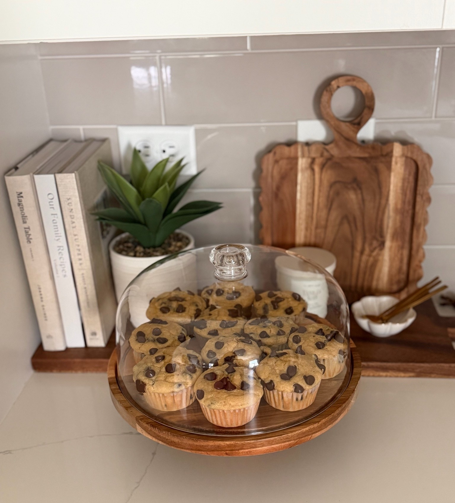 I love displaying freshly baked goods with this 2-in-1 covered cake stand that is also a chip and dip set. It’s a great way to elevate your kitchen counter, it’s functional and stylish!

#LTKmomlife #LTKfoodie #LTKHome