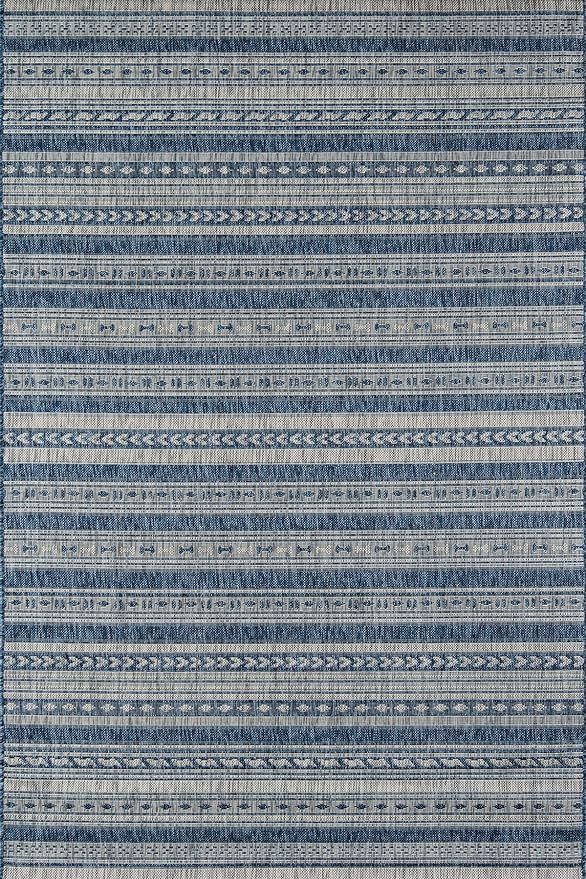 Novogratz by Momeni Villa Collection Tuscany Indoor/Outdoor Area Rug, 5'3" x 7'6", Blue (VILLAVI-... | Amazon (US)