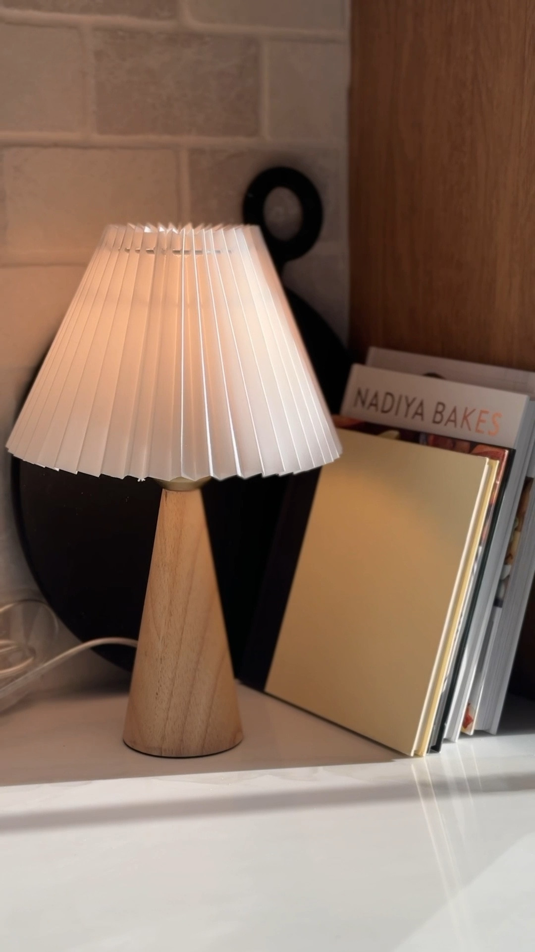 In love with this little table lamp 😍😍 #ltkhome #homefinds #homedecor 