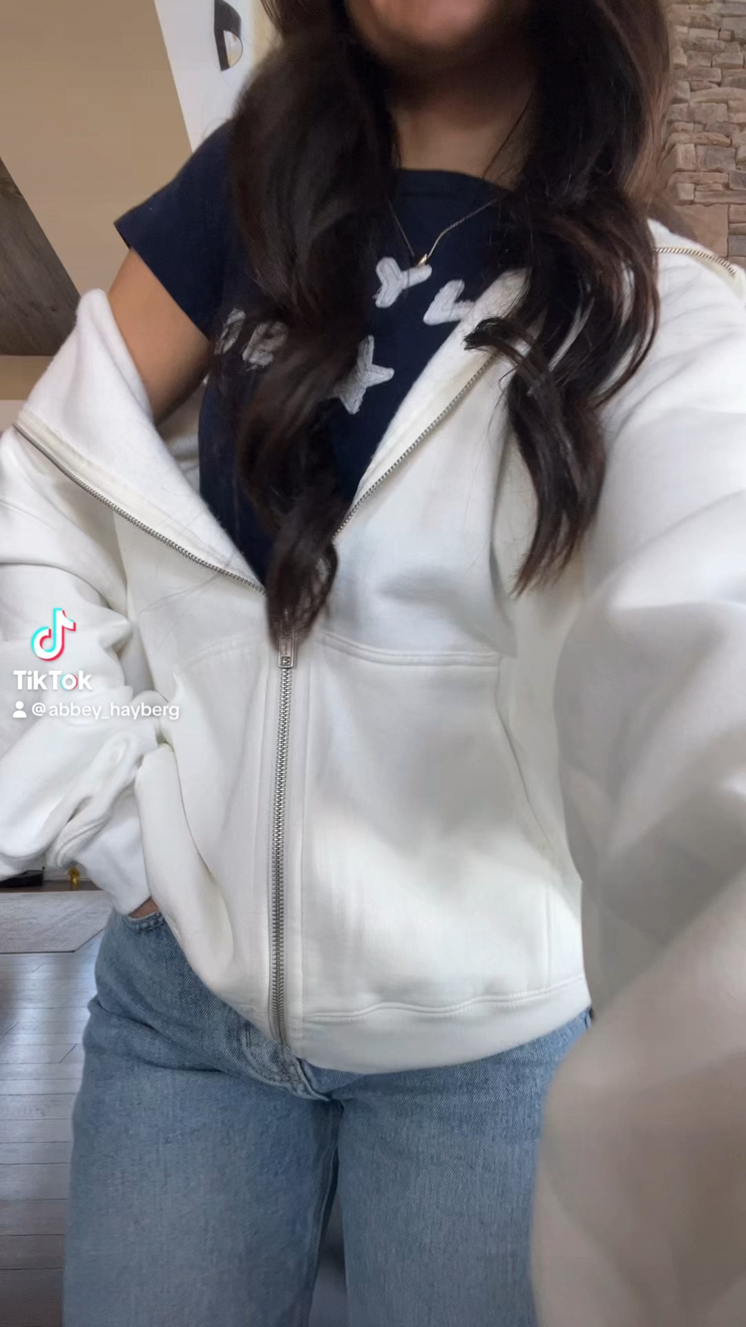 school ootd ⭐️
white zip up: brandy melville 


#LTKGiftGuide #LTKStyleTip