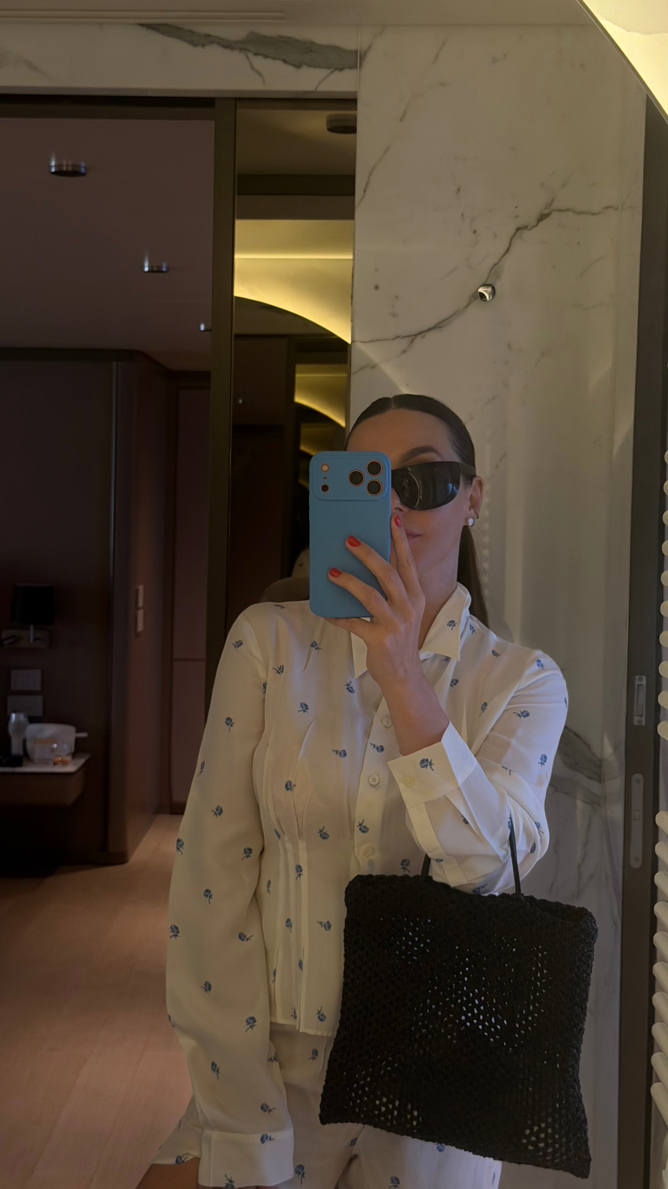 Linking similar for this Prada set 

 