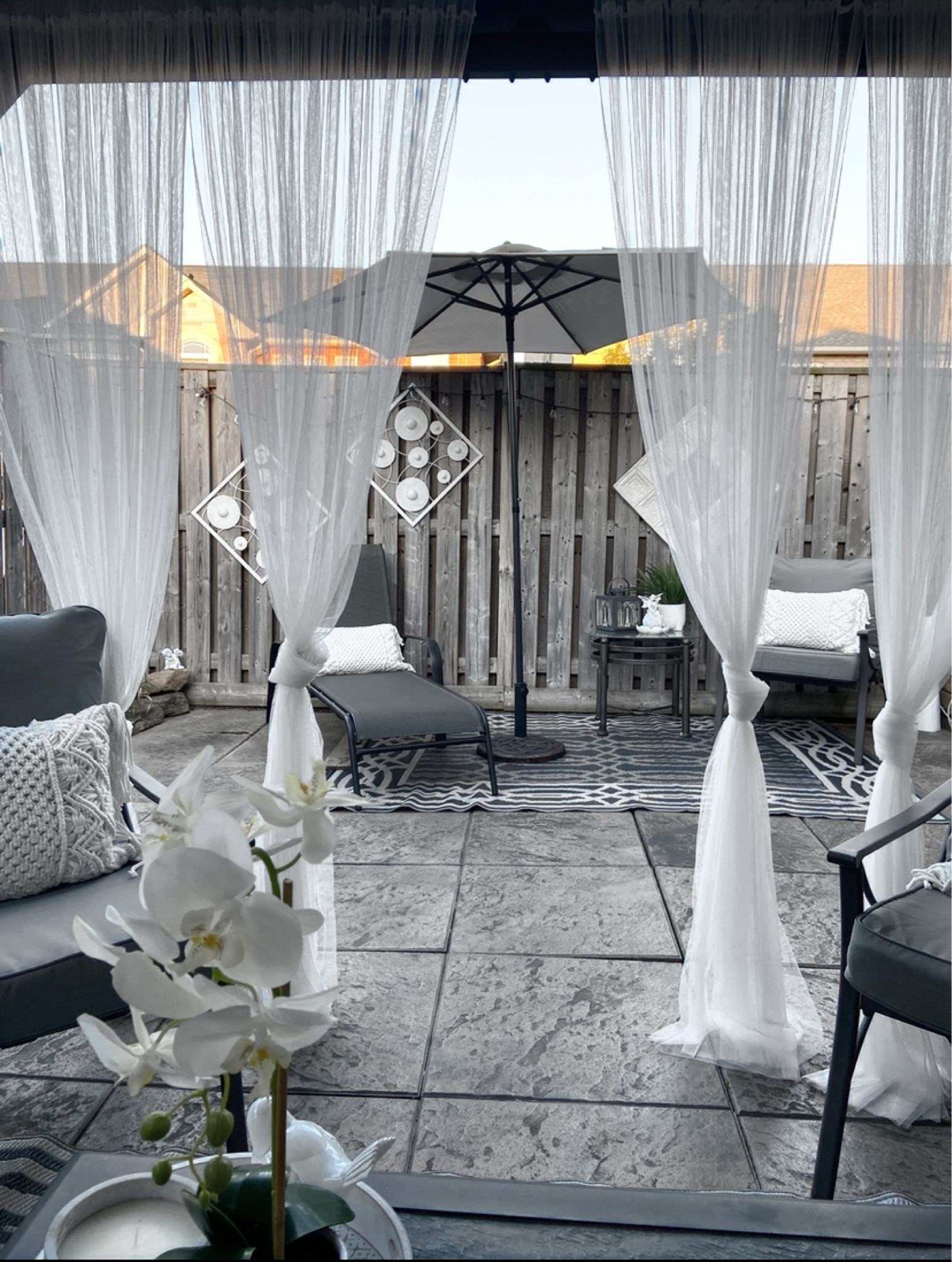 Outdoor patio style


#LTKFind #LTKSeasonal #LTKhome