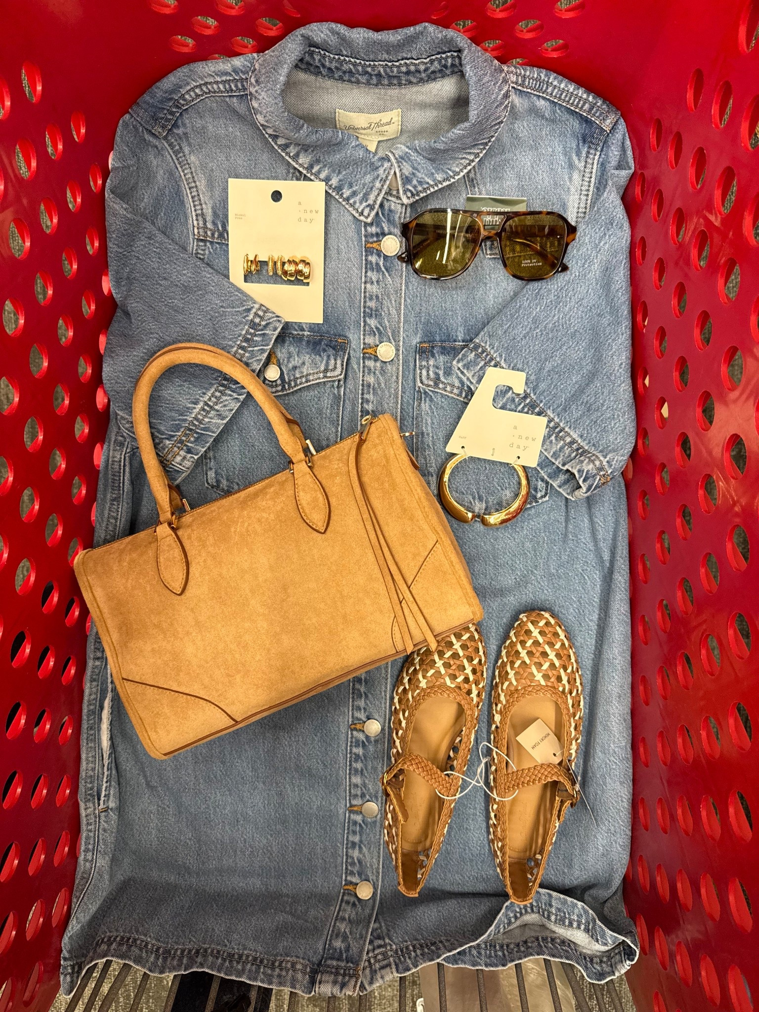 sunshine called, said wear denim ☀️
