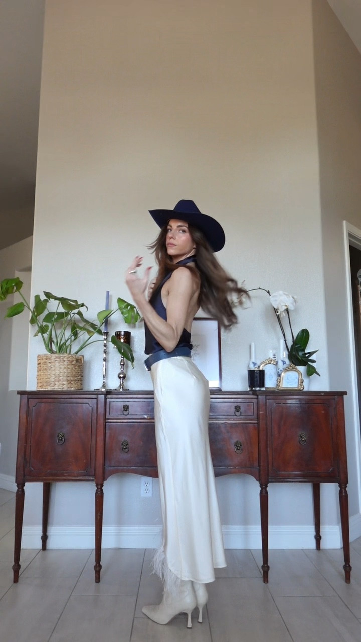 Let’s build an outfit western Christmas 