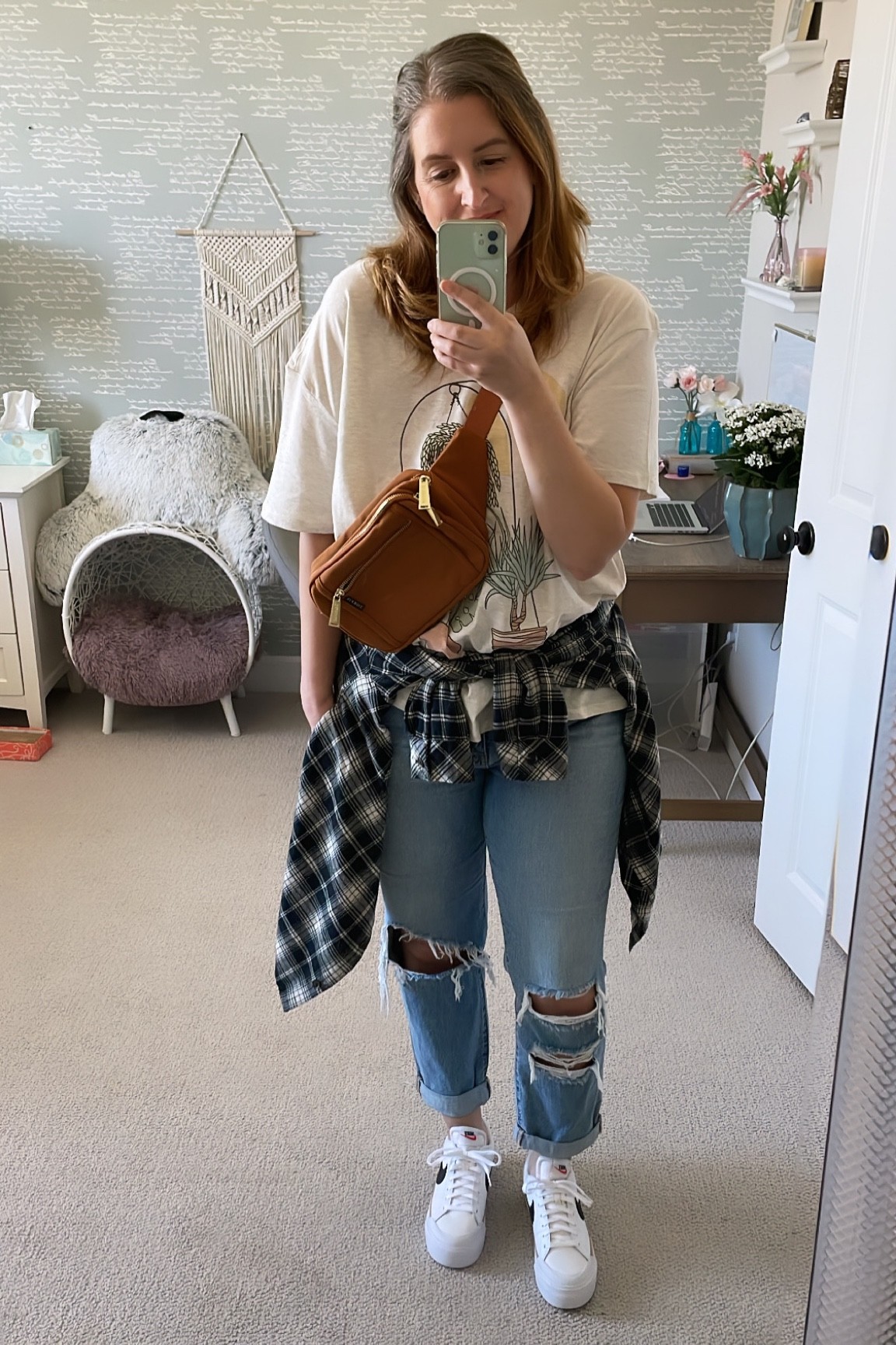 T-shirt - size L fits very oversized 
Flannel - size M TTS
Dad jeans - size 32/14
Nike shoes - size 8

#LTKcurves #LTKshoecrush #LTKfit