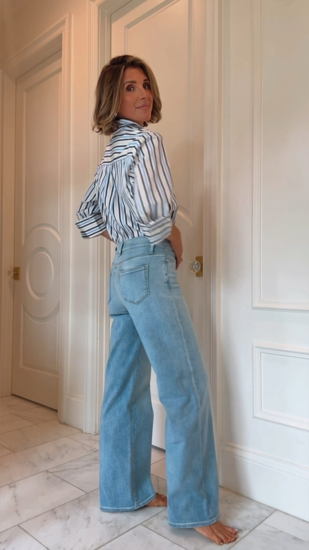 I love this lighter wash for summer. These jeans are super comfortable and so soft. I'm 5'7 wearing size 25
These fit tts