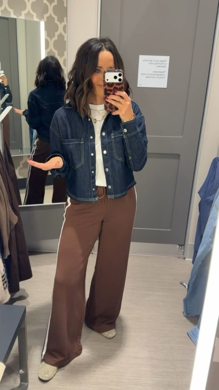 If you’re a comfy/elevated girl! Target is crushing it for you 👏🏻 Loving how elevated this is but still comfy with the sweatpants!🤎

xs

@Target