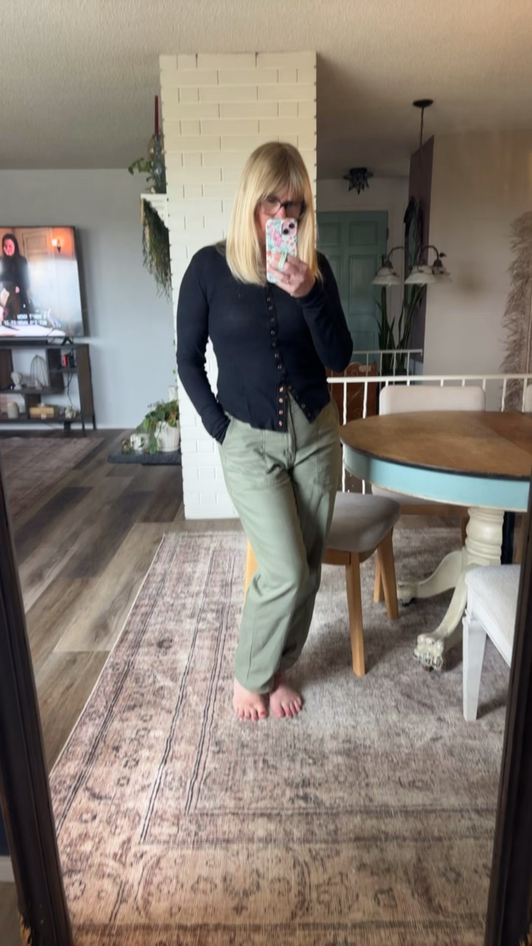Love these green pants and this waffle tee. The gold button detail is everything

#LTKdayinmylife #LTKootd #LTKOver40