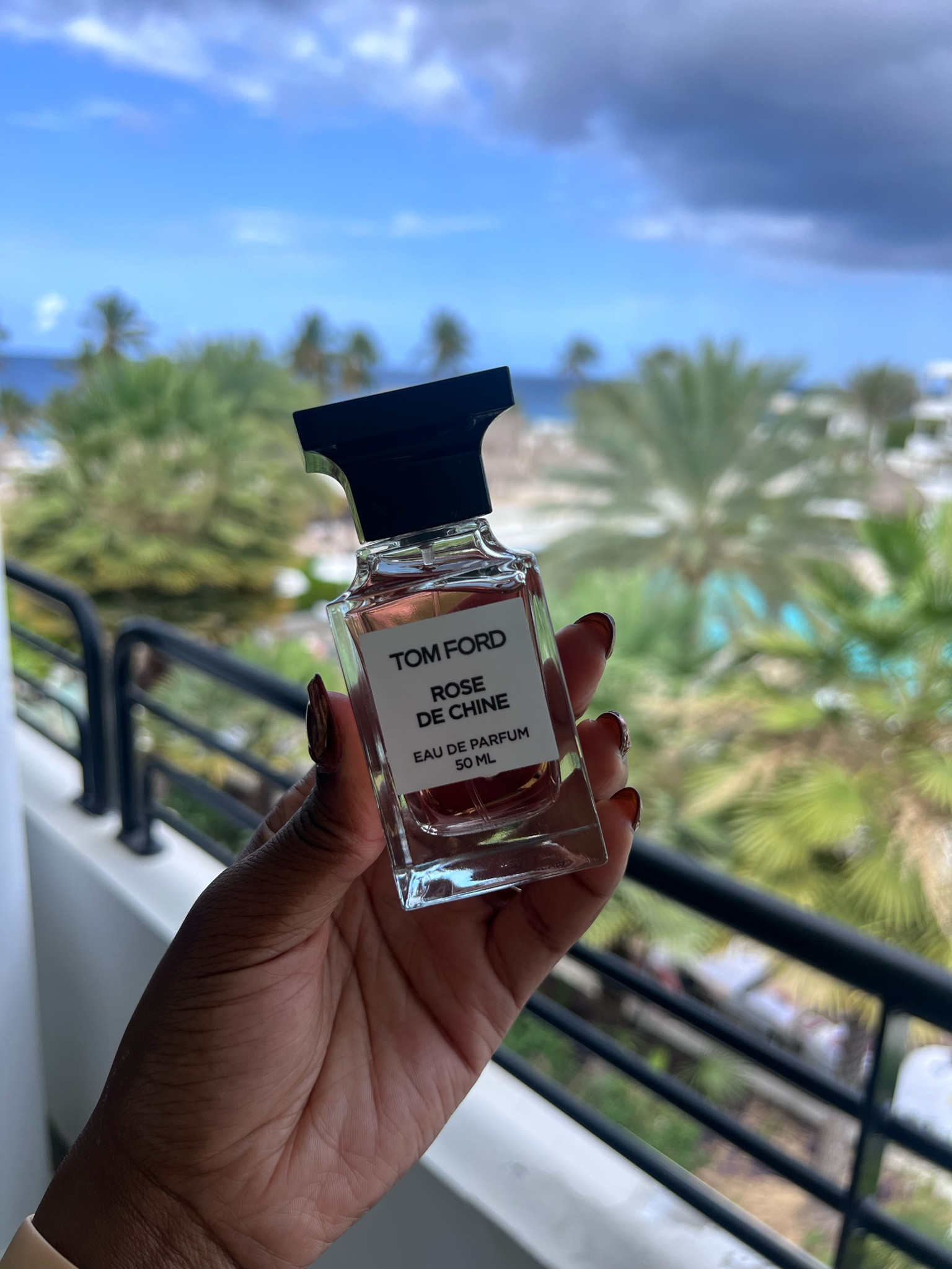 The perfect Amber Floral scent. It’s like spicy floral. 10 out 10!! 

Tom Ford Rose De Chine

#LTKbeauty