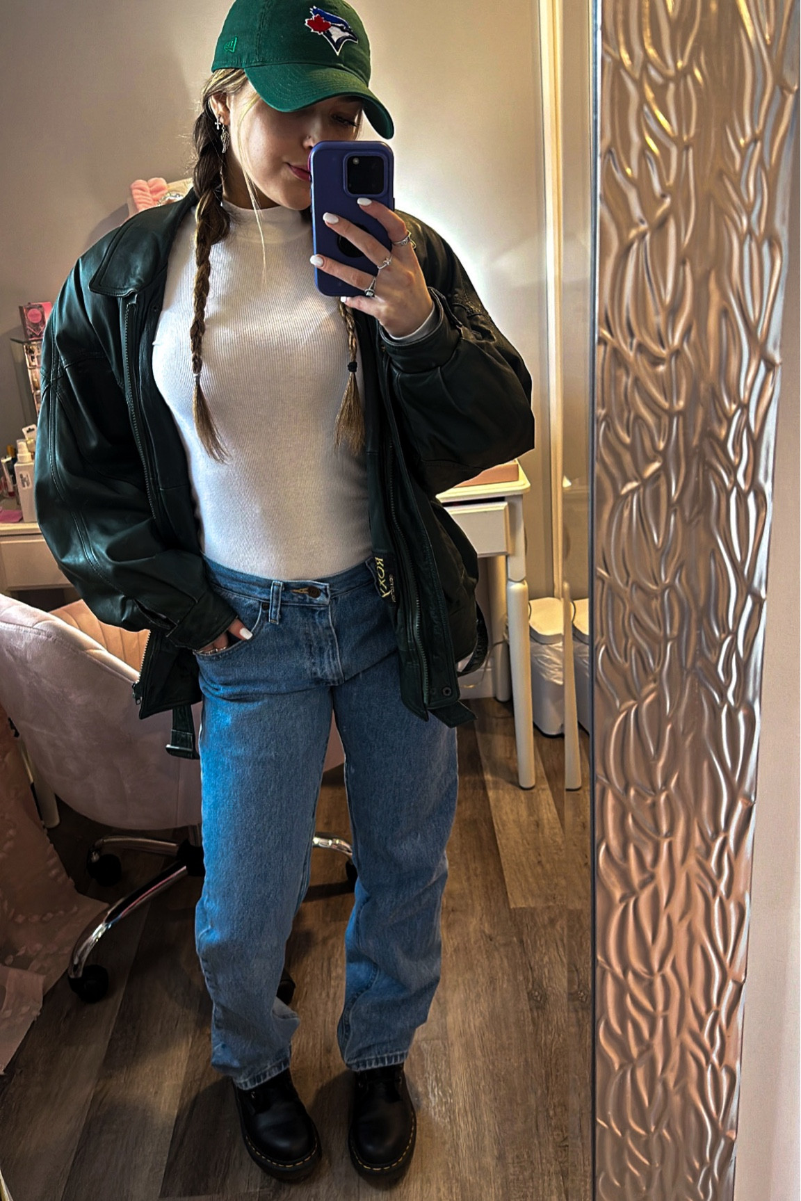 Leather jacket outfit, oversized leather jacket, oversized leather jacket outfit, jeans outfit, ball cap outfit, hat outfit, oversized jacket outfit, casual outfits, casual ootd, lunch outfit, ootd, outfit inspo, outfit ideas, fashion, trendy, trending, dr martens, Toronto blue jays hat, wrangler jeans
