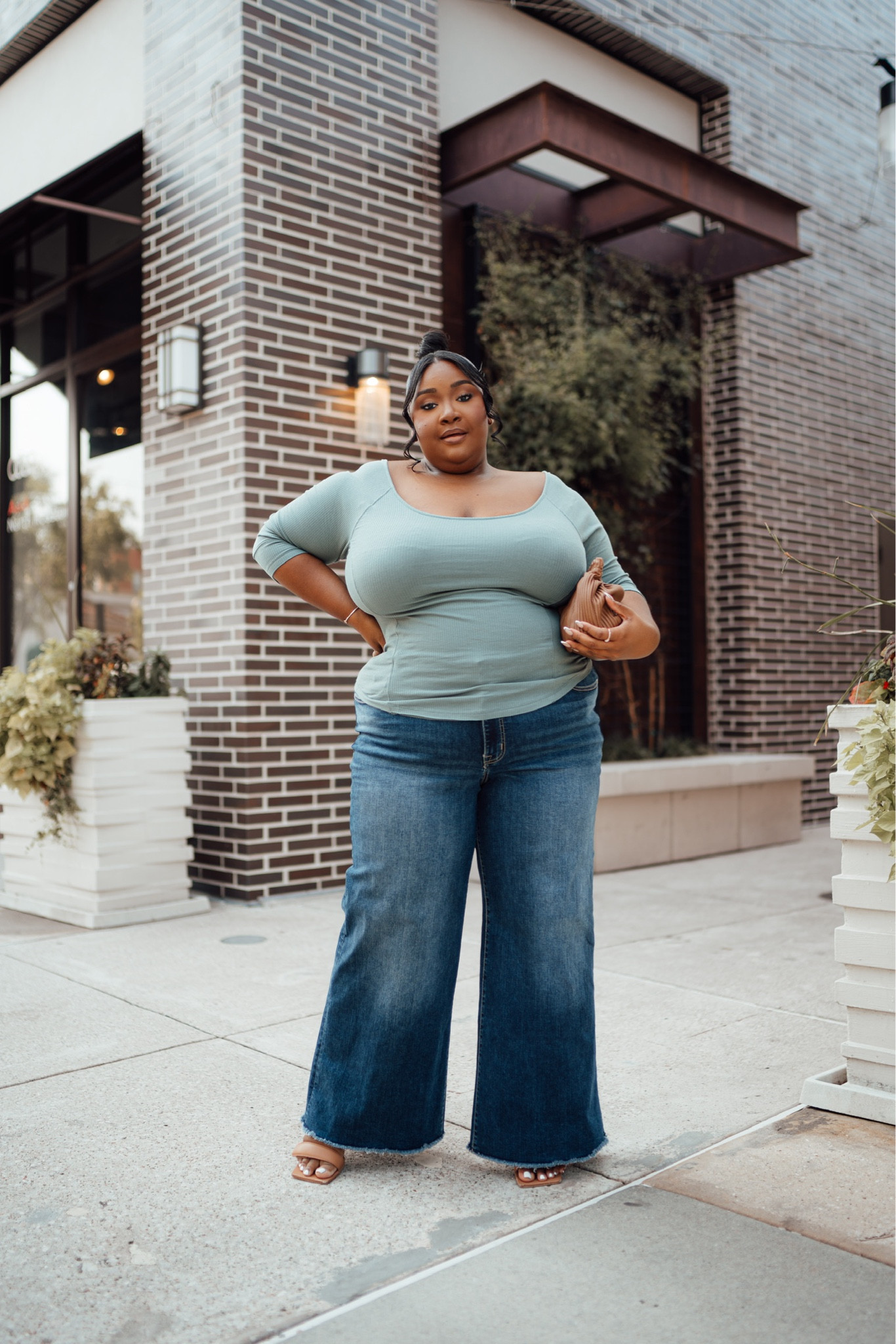 Plus size fall style idea.

Plus size fall fashion. Transitional fashion. Fall style. Transitional style. 

#LTKstyletip #LTKplussize #LTKSeasonal