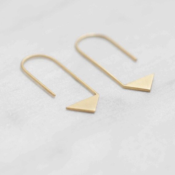 Pointy pendants earrings in matte silver or gold filled // minimal earrings // Triangle thread | Etsy (US)