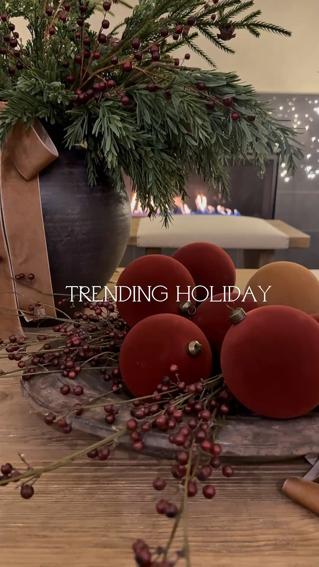 My vibe for Christmas this year. Natural and moody. Organic and earthy🤎
Holiday home decor