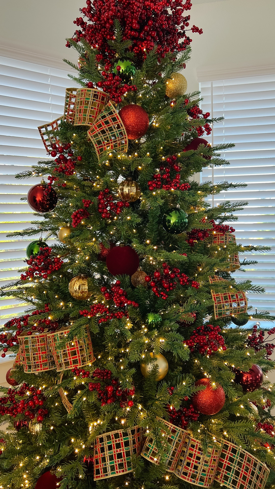 Christmas tree 2025 reveal 🤭🎄

I am a sucker for the traditional Ralph Lauren Christmas theme so when I saw this tartan plaid ribbon, I instantly fell in love with it! All the red tones, greens, and golds went perfectly with the ribbon and i am SO obsessed with how it turned out! 🥹✨ #christmastree #christmastreedecorating #christmasdecor #christmastreedecor #ralphlauren

#LTKHoliday #LTKHome #LTKSeasonal