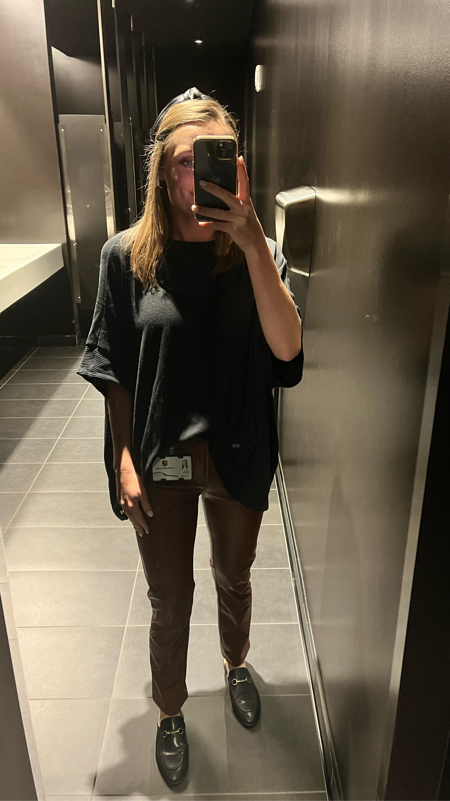 Dying over these brown leather pants. Probably the most comfortable pants I own!🤎🍂

Mother Denim. Amazon. Mules. Leather pants. Fall. Sweater.

#LTKSeasonal #LTKfit