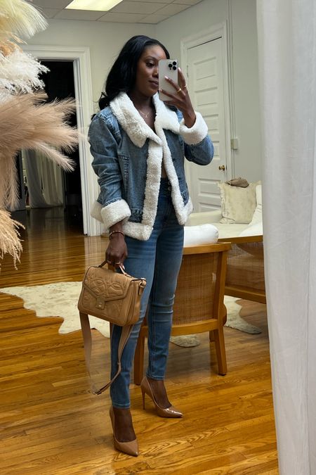 I am loving this denim look from Walmart Fashion. This jacket is so warm and the quality is amazing. I am wearing it in a size medium.


#LTKfindsunder100 #LTKfindsunder50 #LTKstyletip