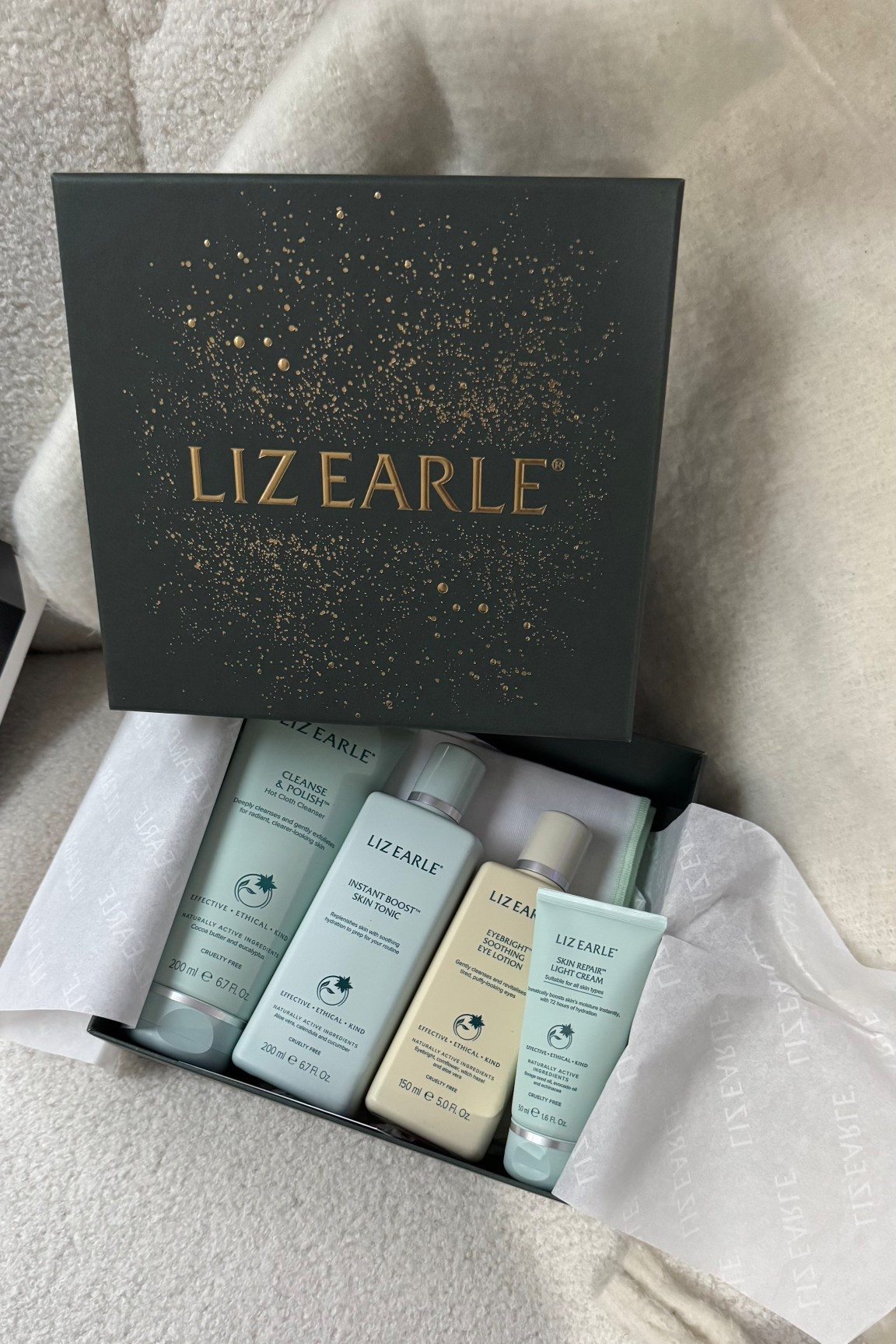 Gorgeous gift set for her! Amazing discount too! 

#LTKgiftguide #LTKeurope #LTKbeauty
