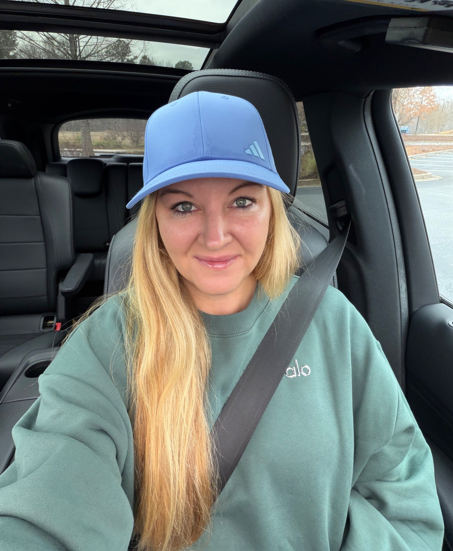 Last minute errands before the snow storm, but this @Alo Yoga clover green pullover just arrived and I’m obsessed with the color! Full matching set coming soon. 💚

#LTKMidsize #LTKootd #LTKActive