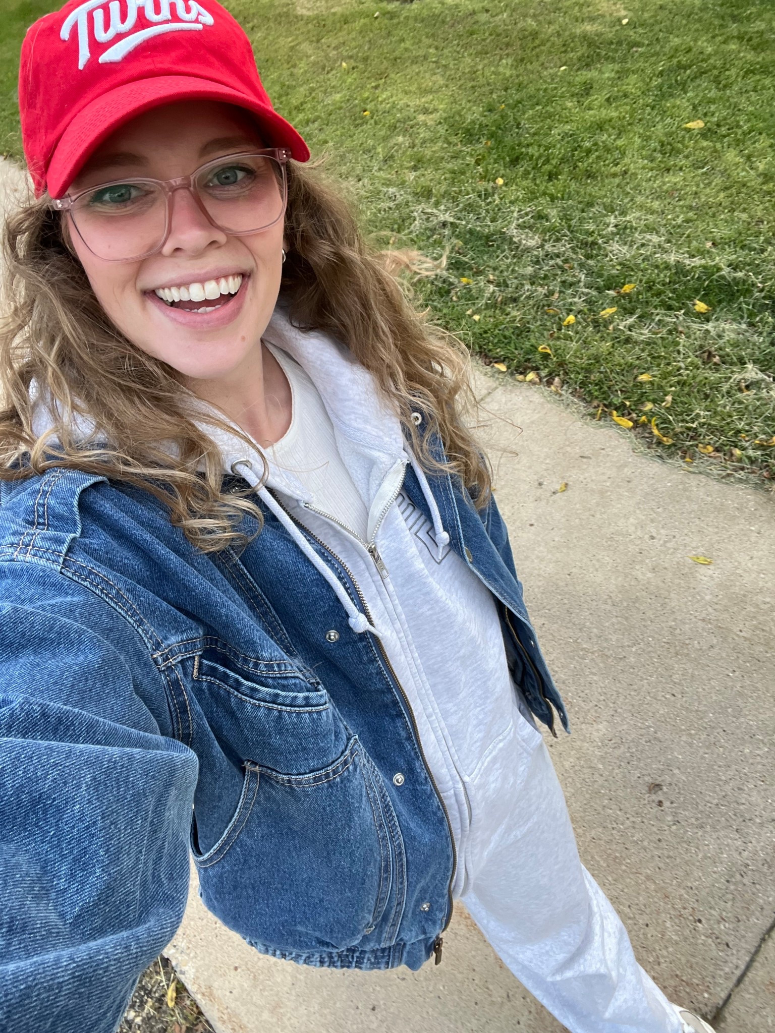 Evening walk and I needed a JACKET. WUT?!! Thank goodness I have this cutie bomber jacket from Target 😎