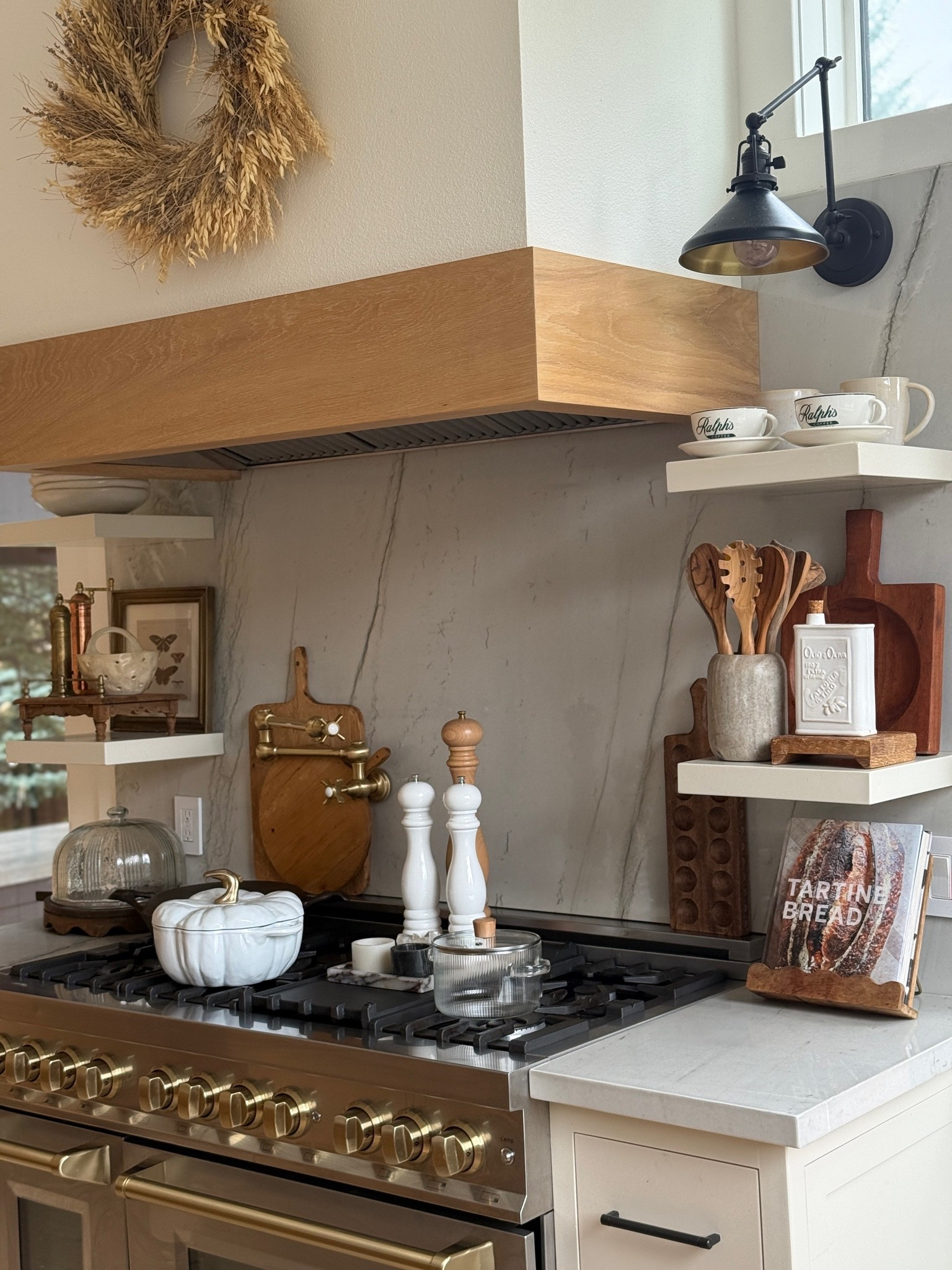 Kitchen details 👩🏻‍🍳

Low-tox living
Home decor
Cozy fall 
Baking
Cooking

#LTKSeasonal #LTKHome #LTKfoodie