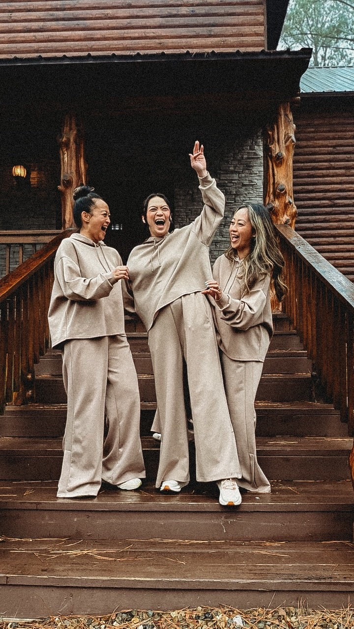 My favorite every day set is on sale! Get the whole set for about $25! Comes in khaki, black, and gray!

#LTKootd #LTKFindsUnder50 #LTKdayinmylife