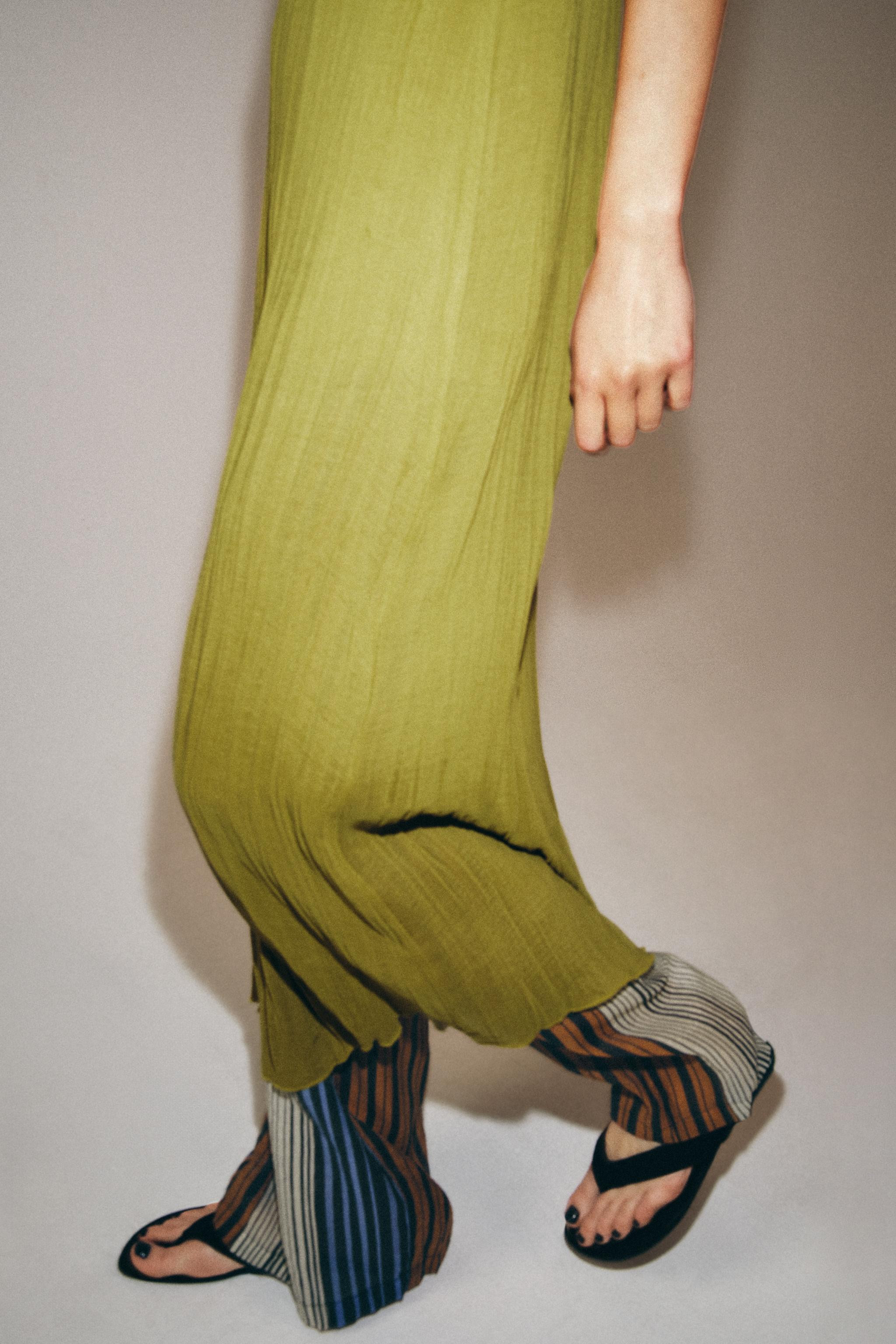 STRAPLESS TEXTURED DRESS | Zara Canada