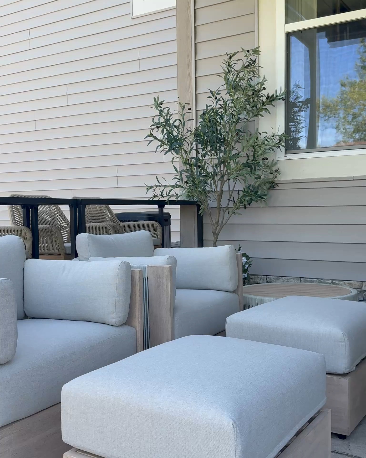 Such beautiful chairs! The roping mixed with the wood detail 🫶🏽

#LTKSeasonal #LTKHome