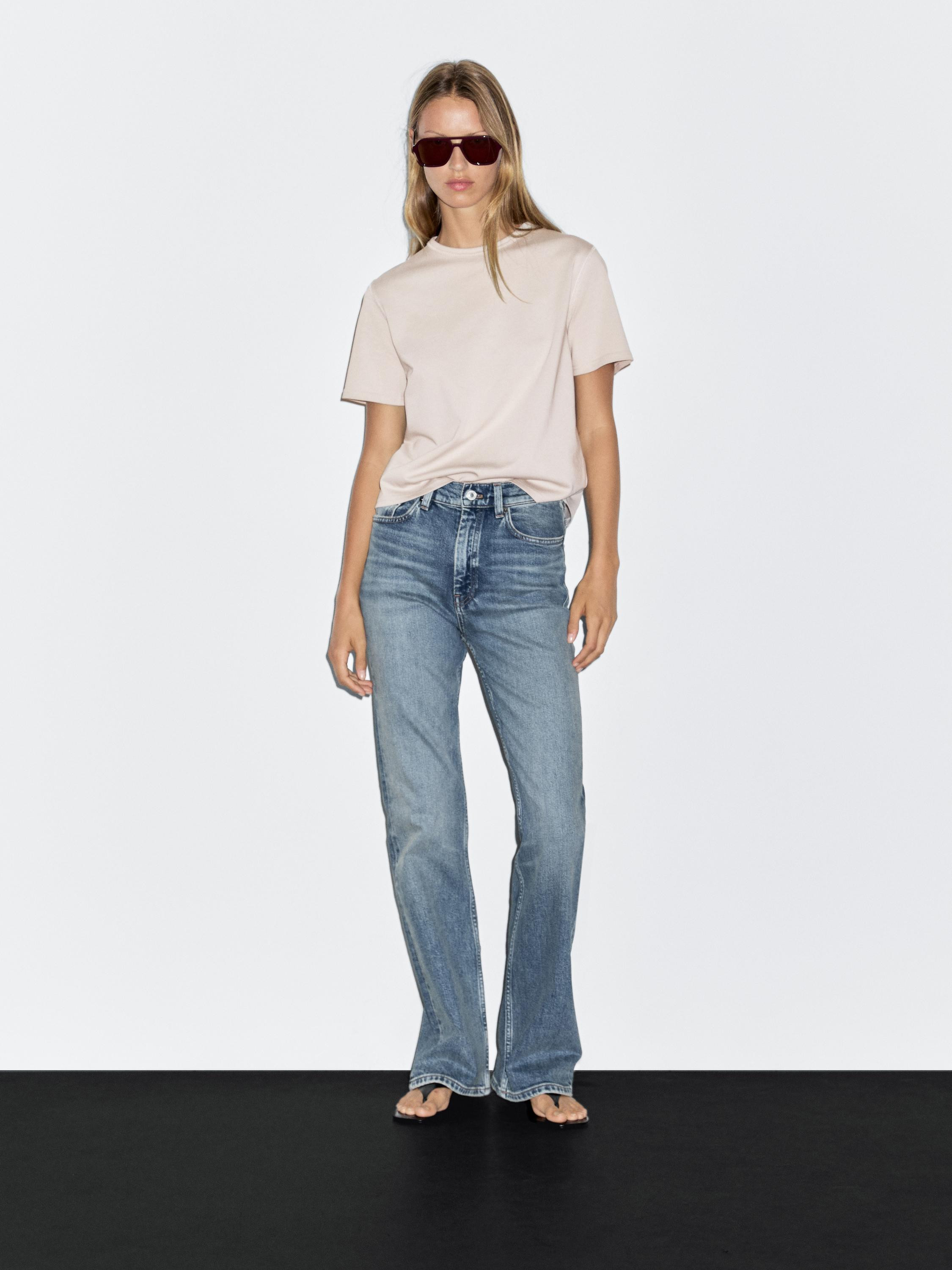 T-shirt made of 100% cotton. Crew neck. Short sleeves. This garment is shorter than usual.. | Massimo Dutti US