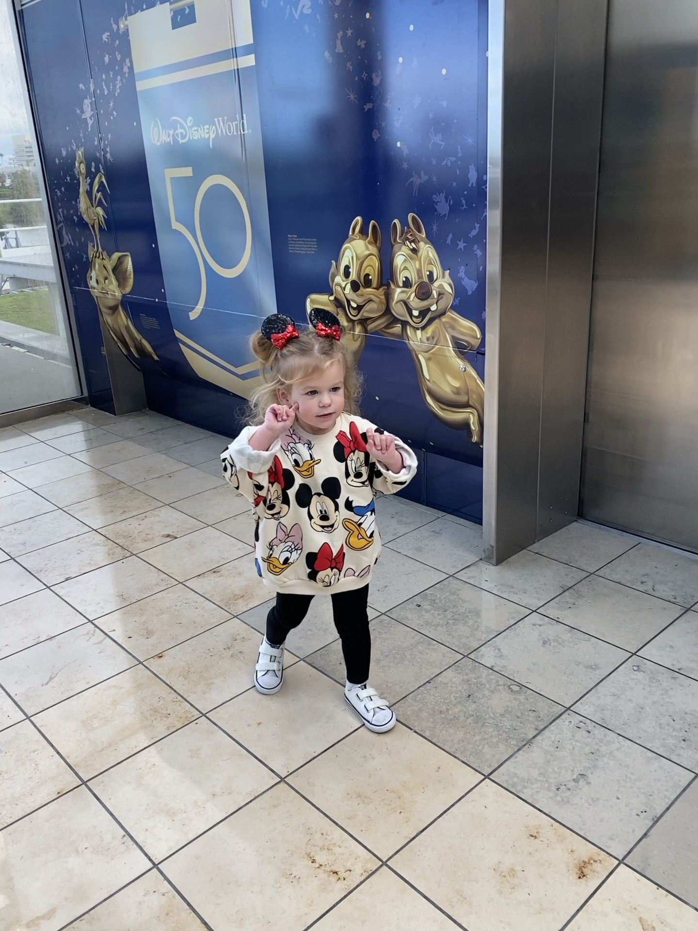 I loved this airport look B wore last year. Unfortunately her set is no longer available but I found one similar that I couldn’t resist but share! 

#disneystyle #disneyoutfit #traveloutfit #disneyworld #disneyland 

#LTKkids #LTKtravel #LTKfamily