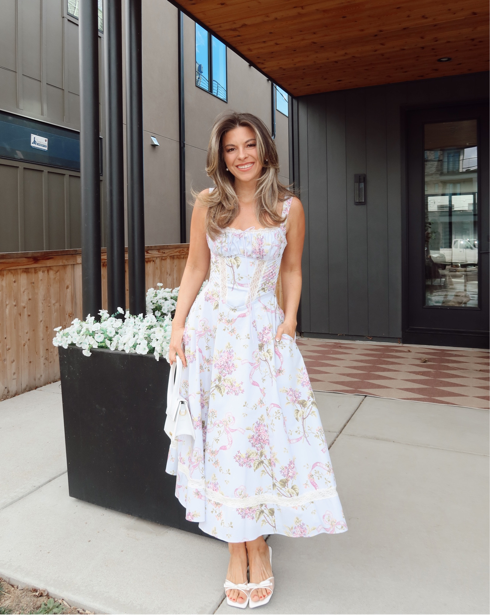 The perfect Easter spring event dress white and purple floral midi dress

Wearing my usual small/2

Wedding guest
Formal event
Shower dress
Easter dress
Spring event
Floral dresss
Special occasion

#LTKWedding #LTKSeasonal #LTKgrwm