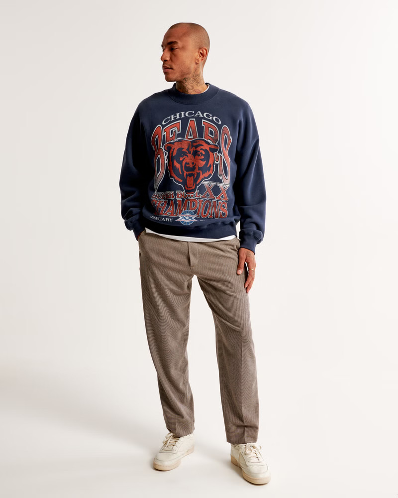 Chicago Bears Graphic Crew Sweatshirt | Abercrombie & Fitch (US)