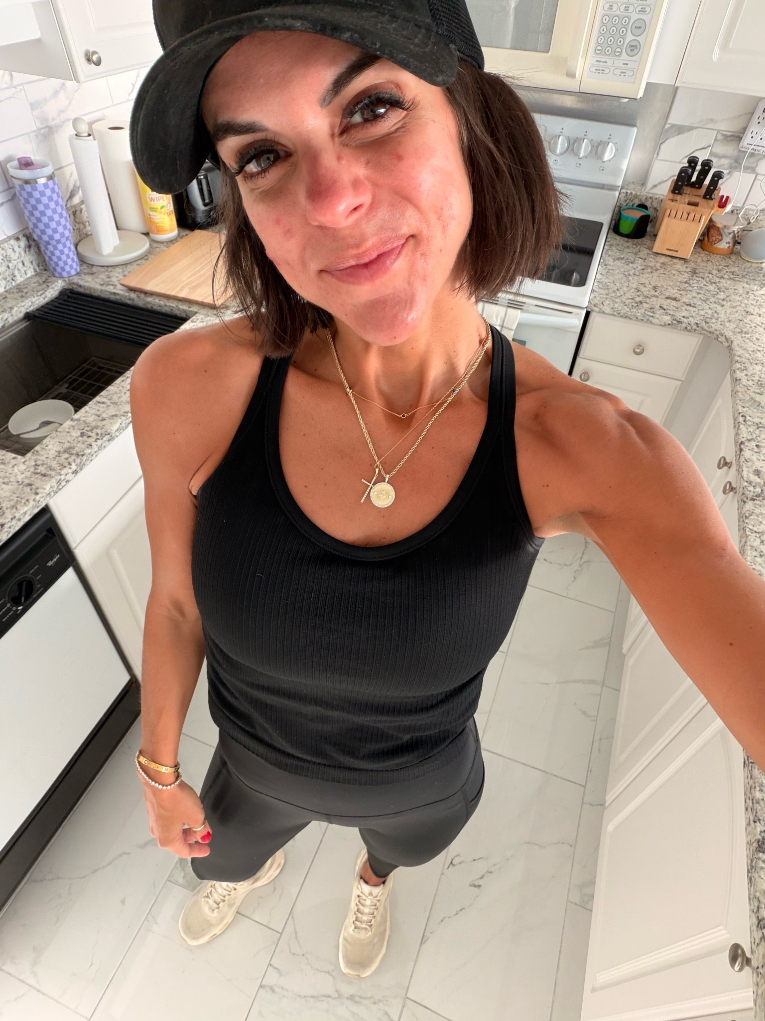 My favorite workout pieces! Size small in tank, xs in leggings