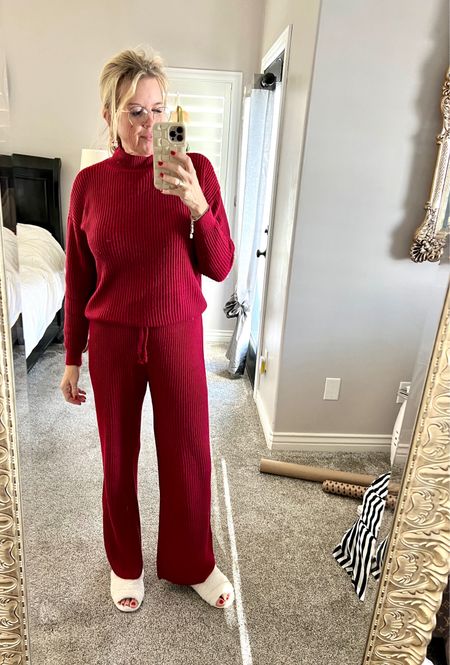 Major sale
CEO outfit🎄🎁🤶🏻🎅🏻
Christmas errand outfit 

Cozy Sweater  top and pants
Comes in 3 colors and tts 
Now  50% off in black and cream

Easy to wear and a great color for the Holidays🎄🎅🏻🤶🏻🎁

Promo code DARCY10 to save 10% off the red  

Great gift idea too

#LTKsalealert #LTKfindsunder50 #LTKGiftGuide
