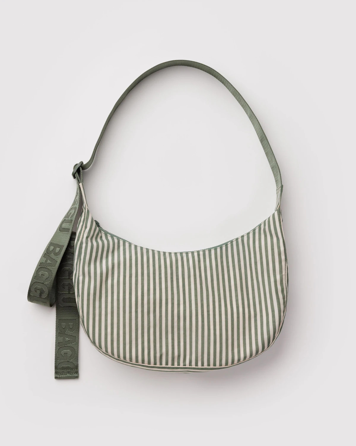 Medium Nylon Crescent Bag | BAGGU