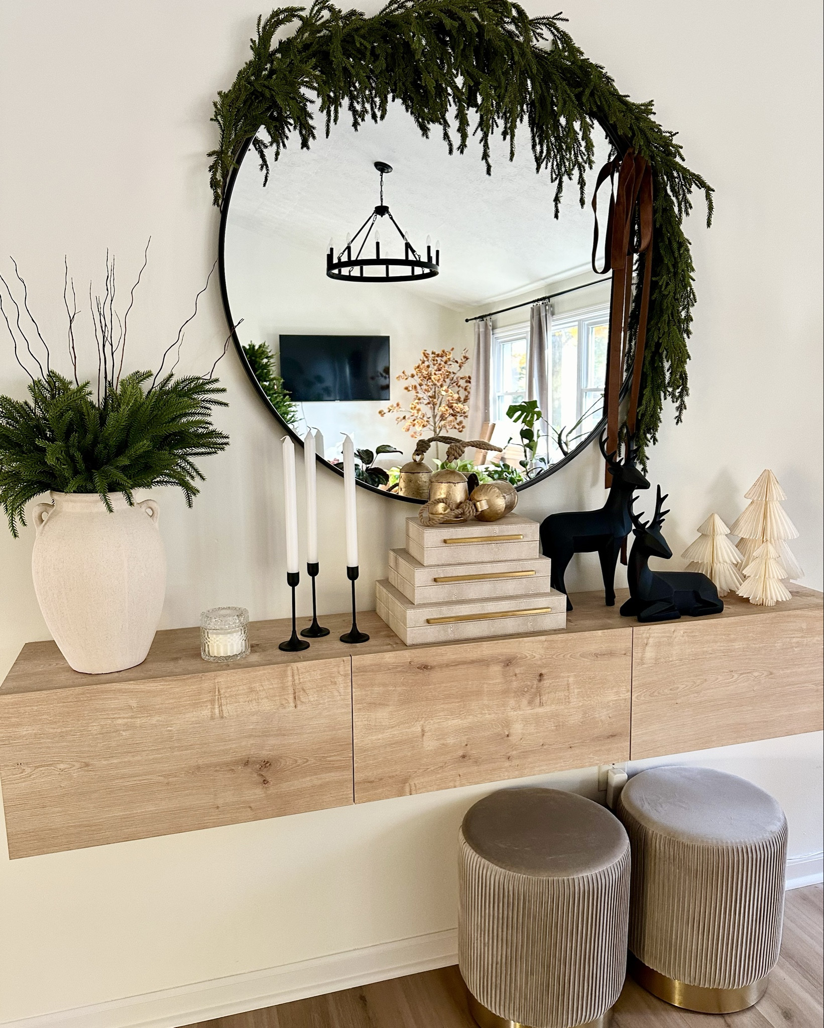 Christmas Entryway Ready 🌲