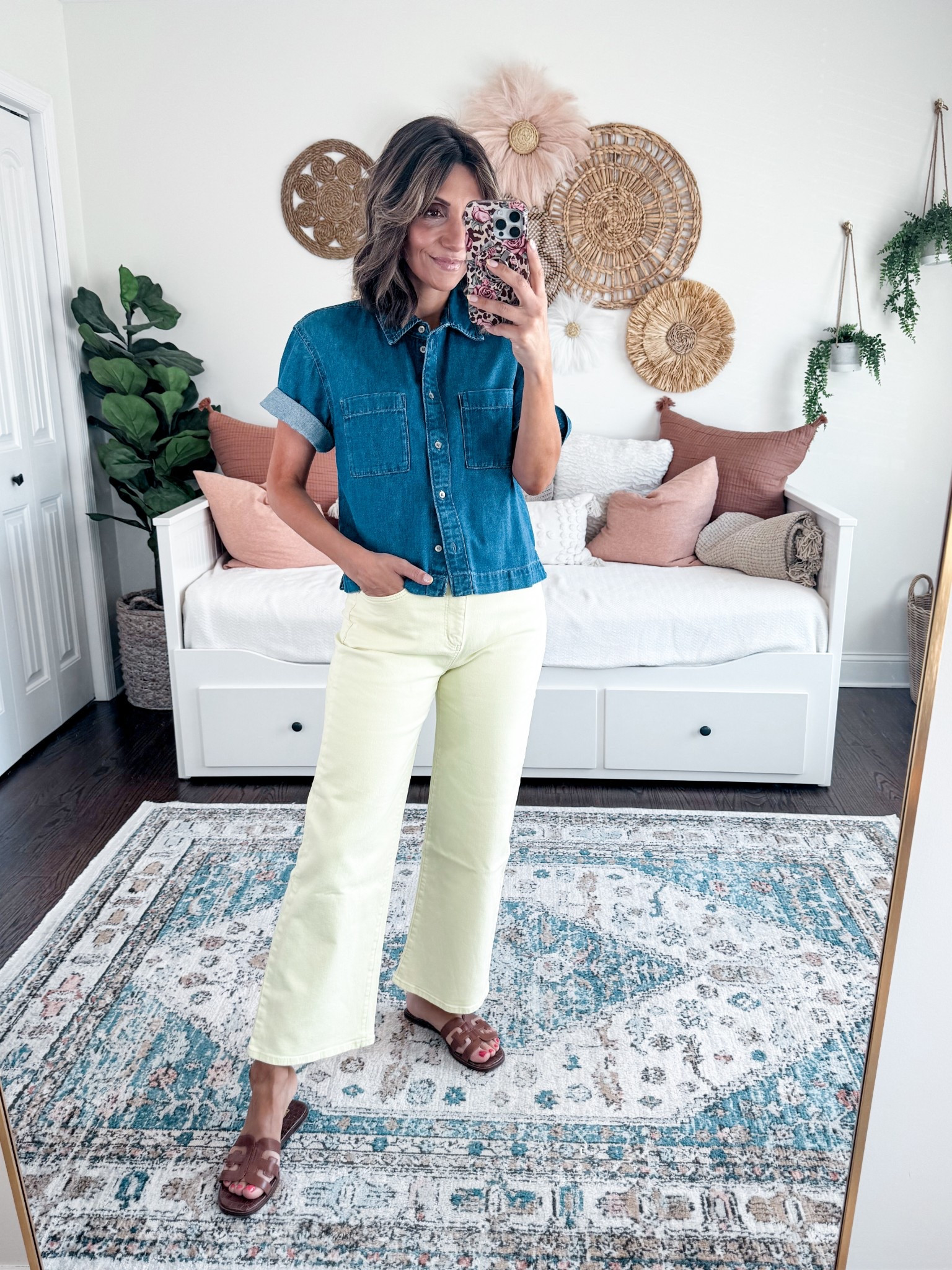 Love these new yellow jeans from @loft
Wearing 25


#LTKWorkwear #LTKFindsUnder100 #LTKSaleAlert