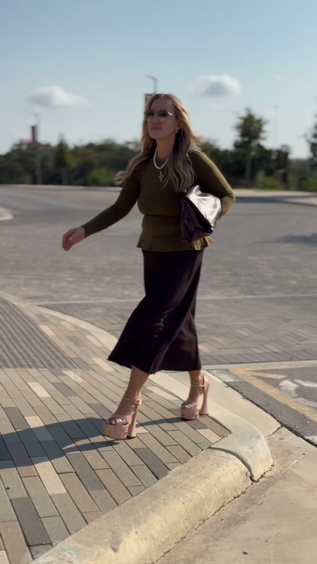 OOTD under $40! 💸✨ Who says you need to splurge to slay? Style doesn’t have to break the bank! 
.
Follow for more tips or DM me for a free style consultation. Let’s elevate your wardrobe together! 😉 #AffordableFashion #OOTD #fashionreels #fashionstyling #fashionstylist #stylebyjulesaldaz

#LTKFallSale