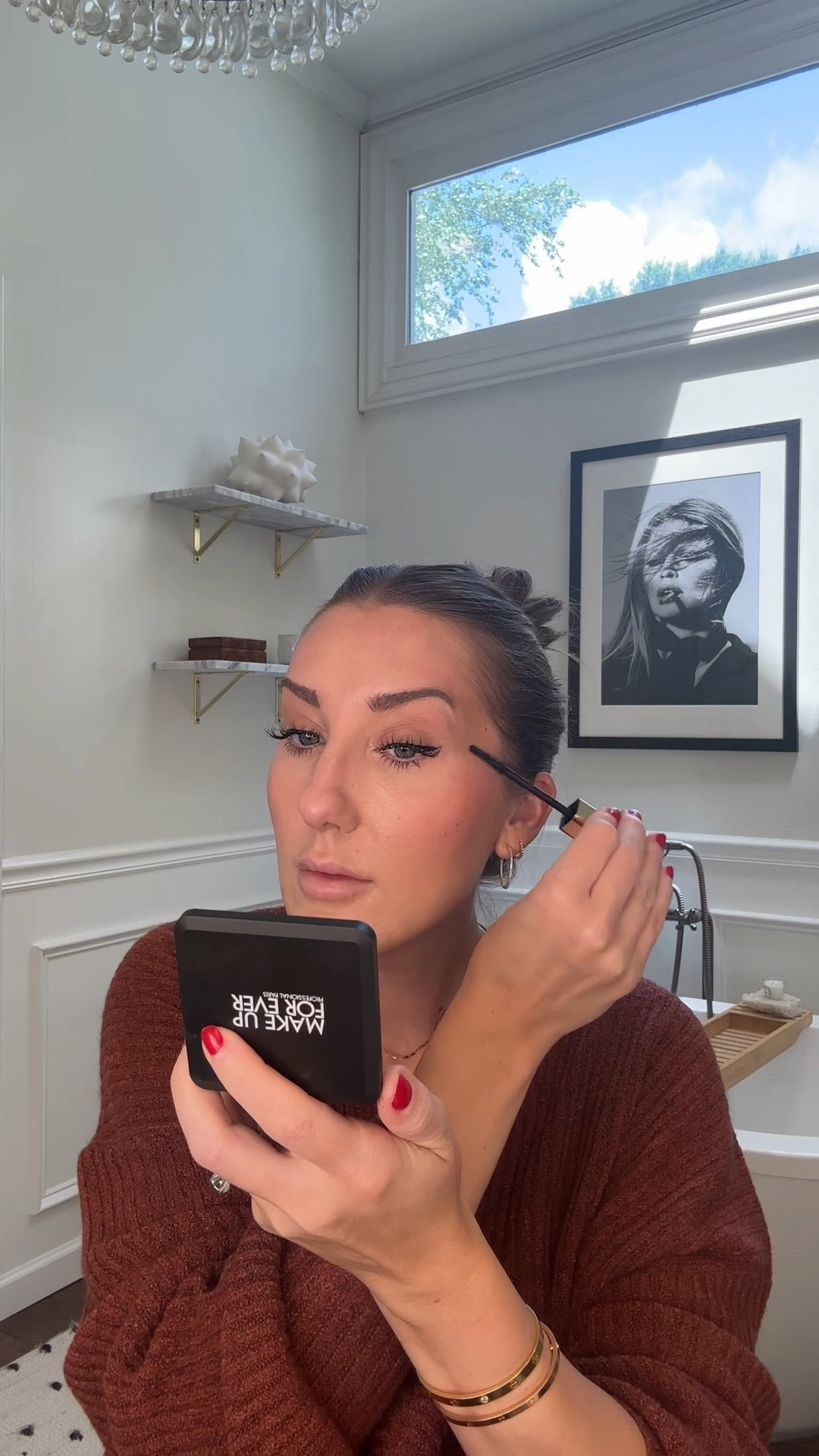 Get ready with me with new beauty products from the NSALE
SUMMER GLAM GRWM
Bronzer beachwalk Betty
Highlight prosecco fizz 
Blush 62 (from set)
(All lippies below in set)
Lipliner petal
Lipstick petal
Lipgloss naturelle 
Eyeshadow cashew 
Powder lavender

#LTKBeauty