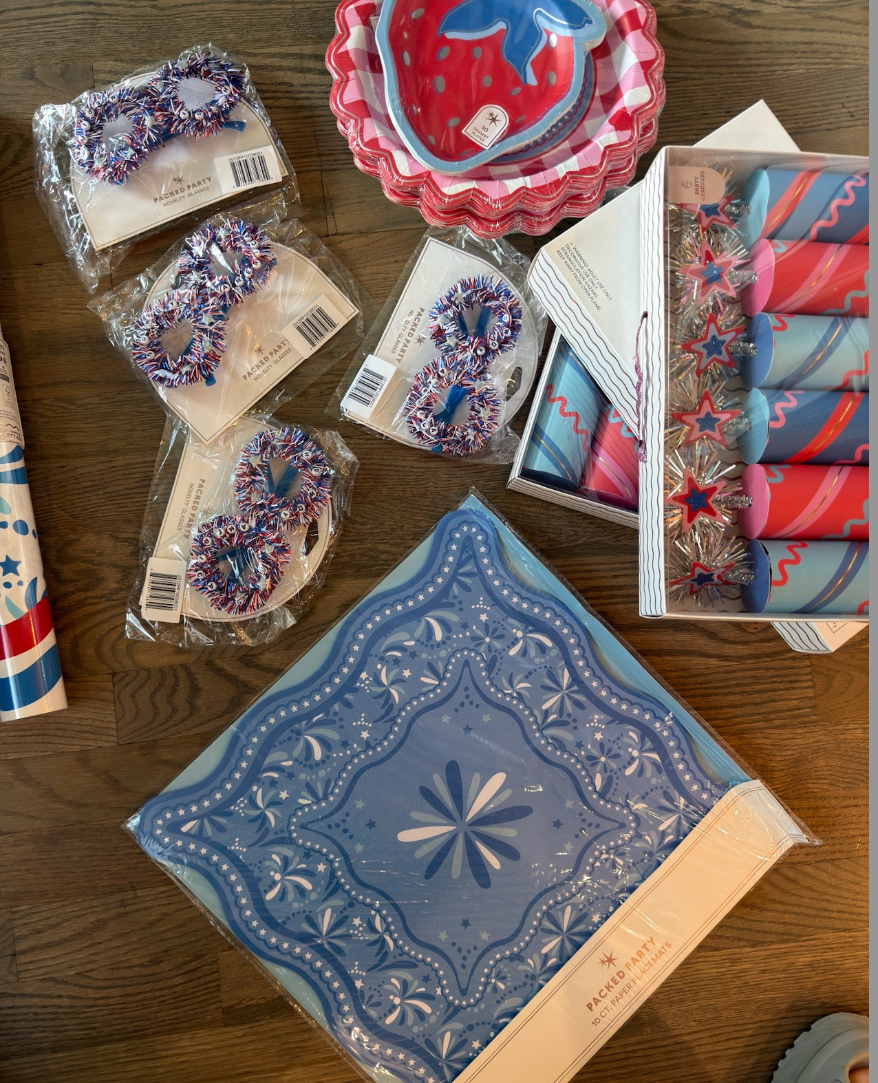 The cutest hosting decor for the 4th of July!  

 #LTKHome