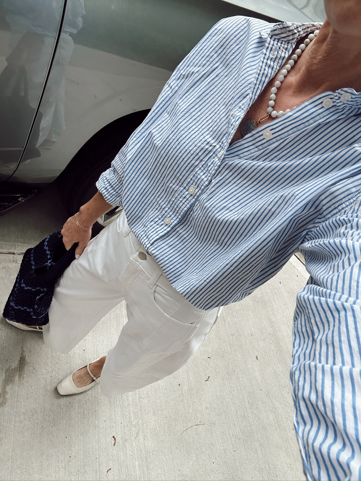 jumping right into spring with Target’s striped button down… paired it with these white barrel jeans + ballet flat for easy everyday 🤍 