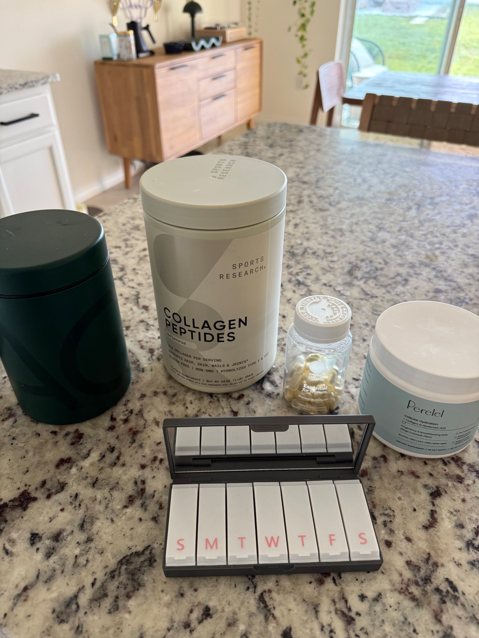 Morning line up includes: Ritual Prenatal, Perelel Cellular Hydration, Collagen peptides, & a cute vitamin container! 