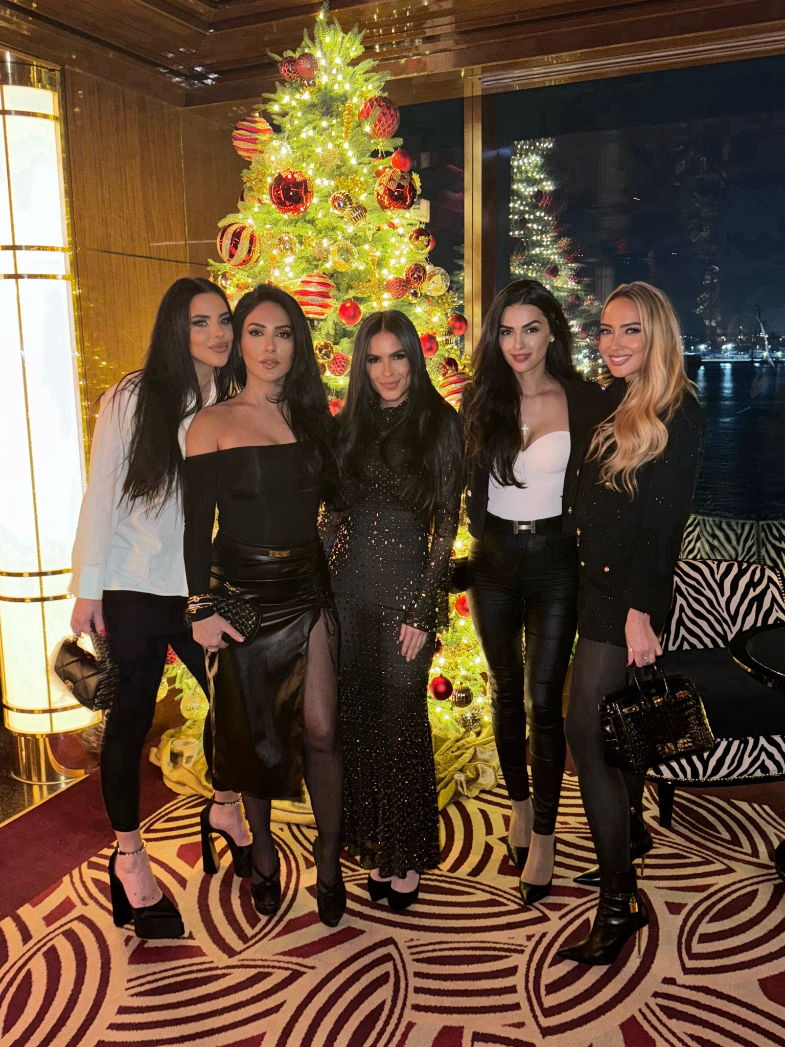 Christmas time 🎄

#LTKSeasonal #LTKstyletip #LTKsalealert