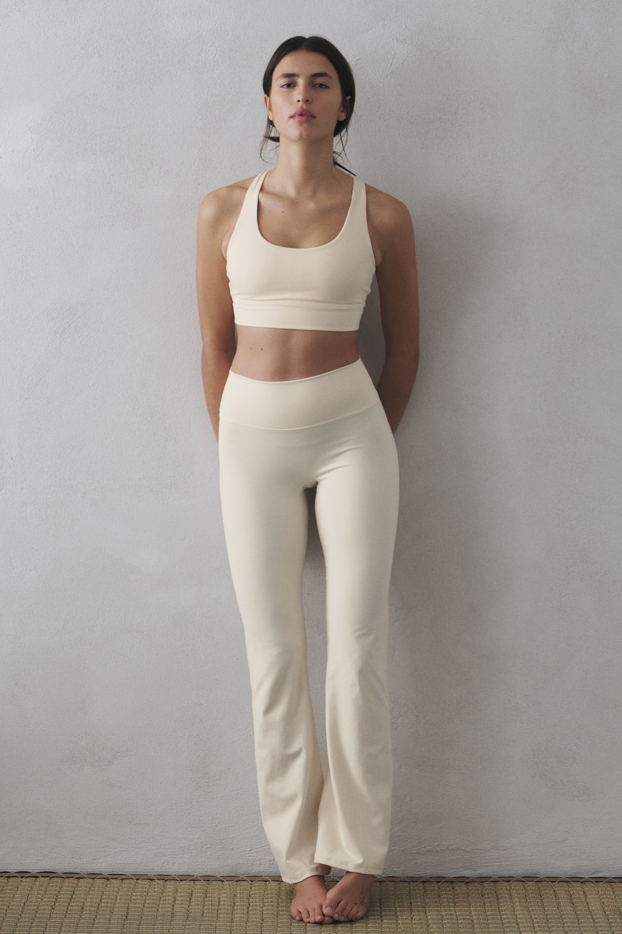 Flared Yoga leggings with SoftMove™ | H&M (UK, MY, IN, SG, PH, TW, HK)