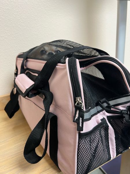 Powder pink small pet carrier / fits under the airplane seat and has pockets!