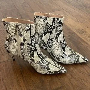 Schutz ivory/black snakeskin booties 8.5 | Poshmark